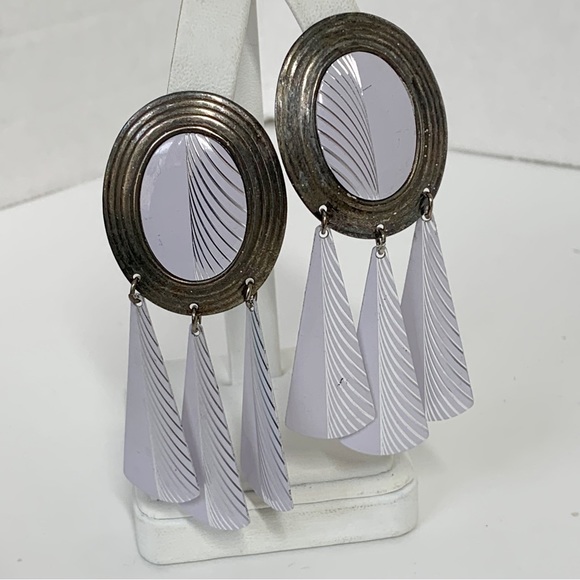 Vintage white enamel concho boho statement earrings with dangling fringe - Picture 7 of 10